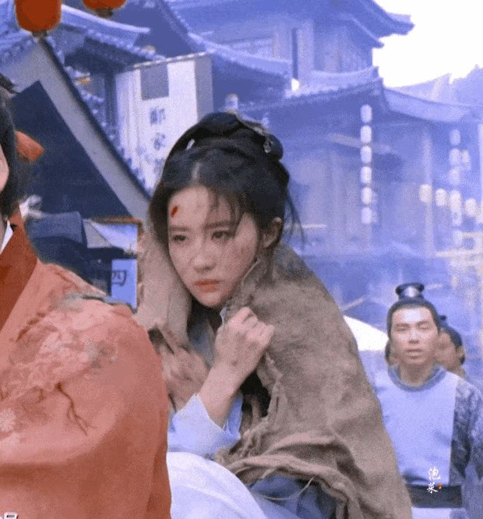 真正的花魁根本不用旁白尬吹, 人群中一眼夺目的绝色