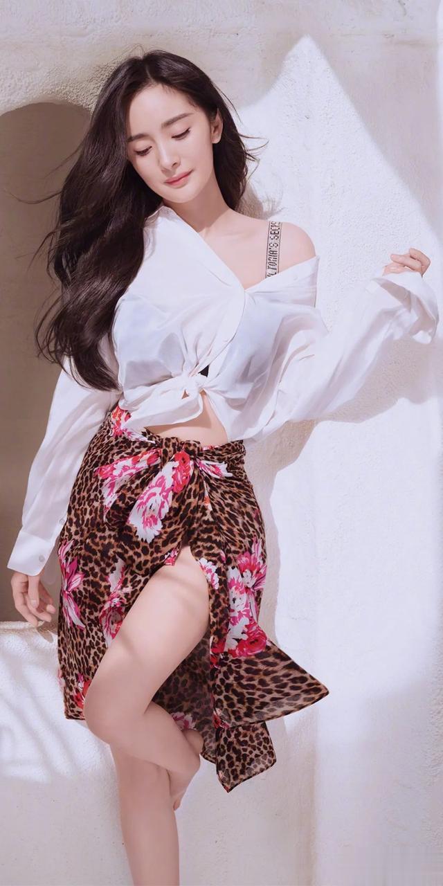 赵丽颖|杨幂在春晚状态落败于赵丽颖?