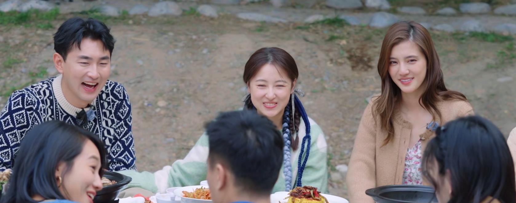 吴千语多少有点喜欢何猷君吧？