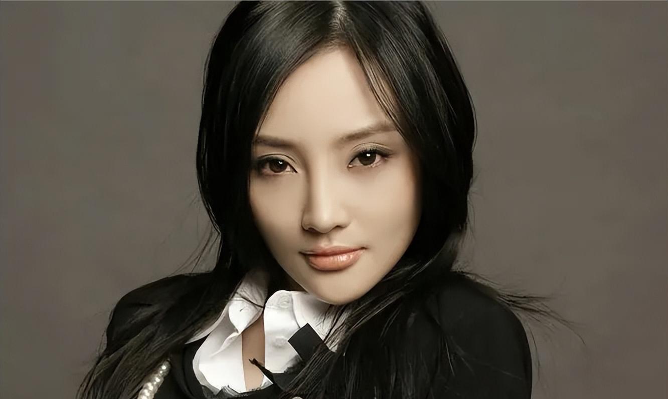 让李晨神魂颠倒，和韩庚街头热吻，被弟弟弄进医院，她才是真真正正的浪姐