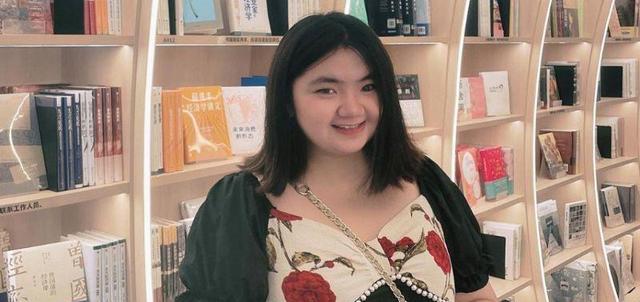 王菲|女神胡慧中23岁肥女近照曝光,争做网红获赞不崇洋接地气