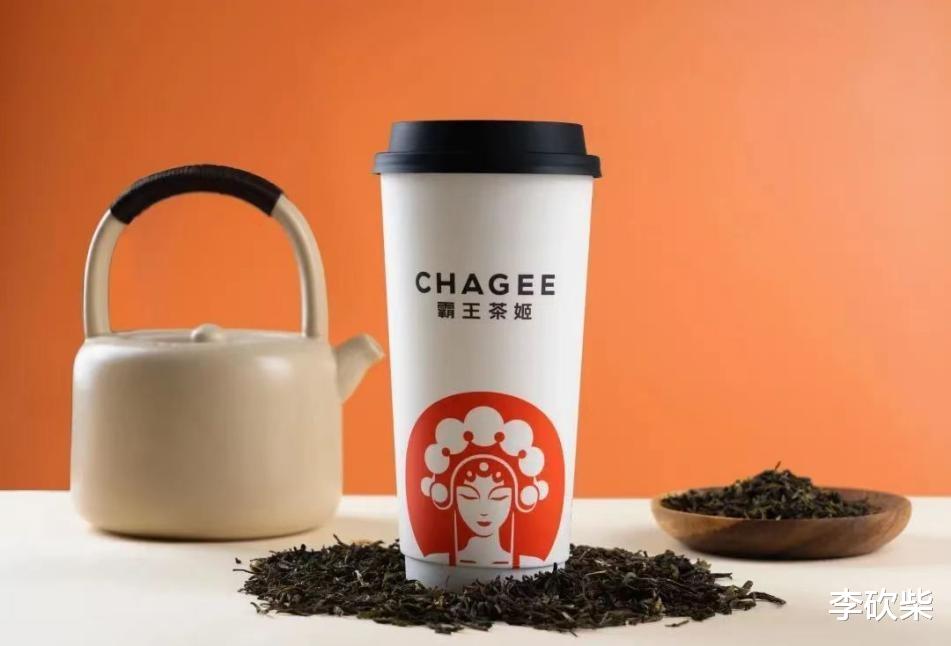 伯牙|卖的越贵就越火!蜜雪冰城的风头,今年彻底被它抢走了