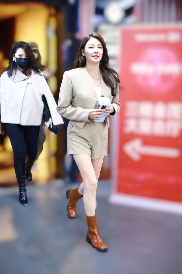 白敬亭|张雨绮 综艺节目下班生图