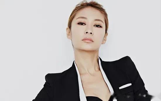 梁静|气质美女梁静,太有范