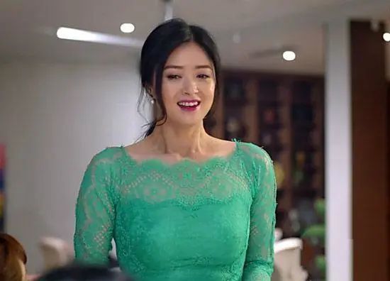 蒋欣:16岁北漂20岁买房,40岁无人敢娶,已经活成了一个“笑话”