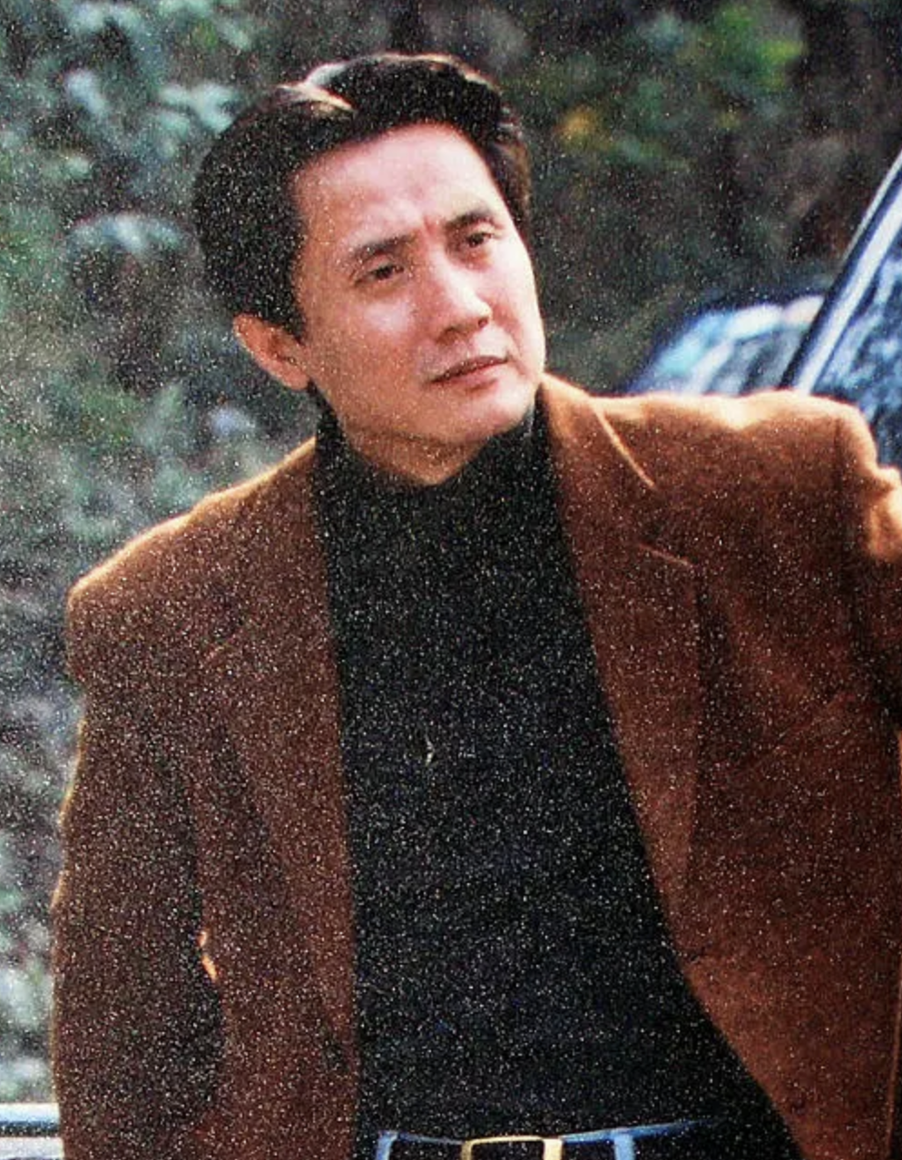 演员张志坚:62岁才大红,娶了忠实粉丝为妻,活成一股清流