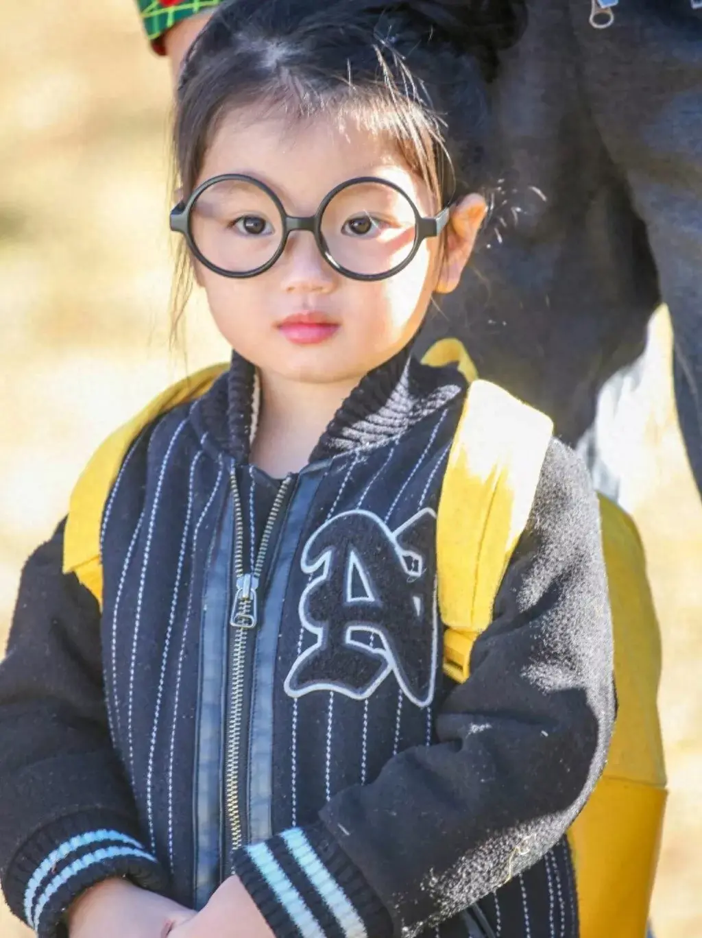 阿拉蕾长大了!成为一名小记者,没长残很漂亮,被指像田曦薇