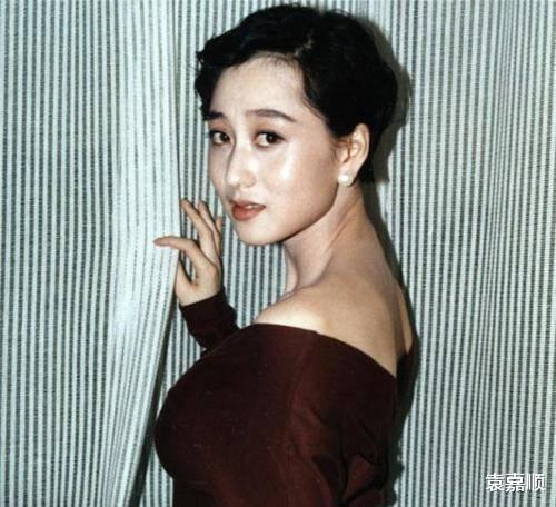 李连杰年轻时买下的3亿豪宅,被荒废后,保洁阿姨成“人生赢家”