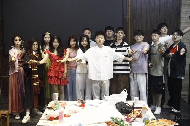 boss直聘|95后小伙开出全国第一家“上四休三”的神仙公司