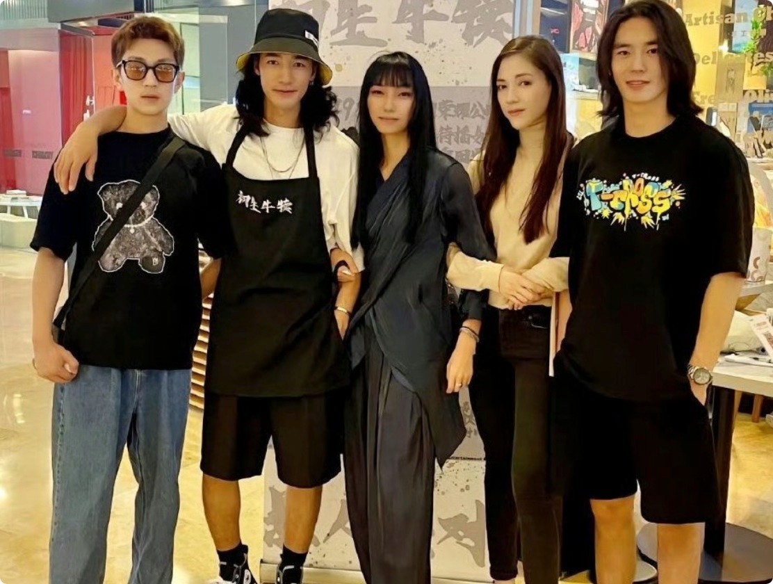 收手吧质子团们，没完没了的“秀身材”，再野性观众也会腻