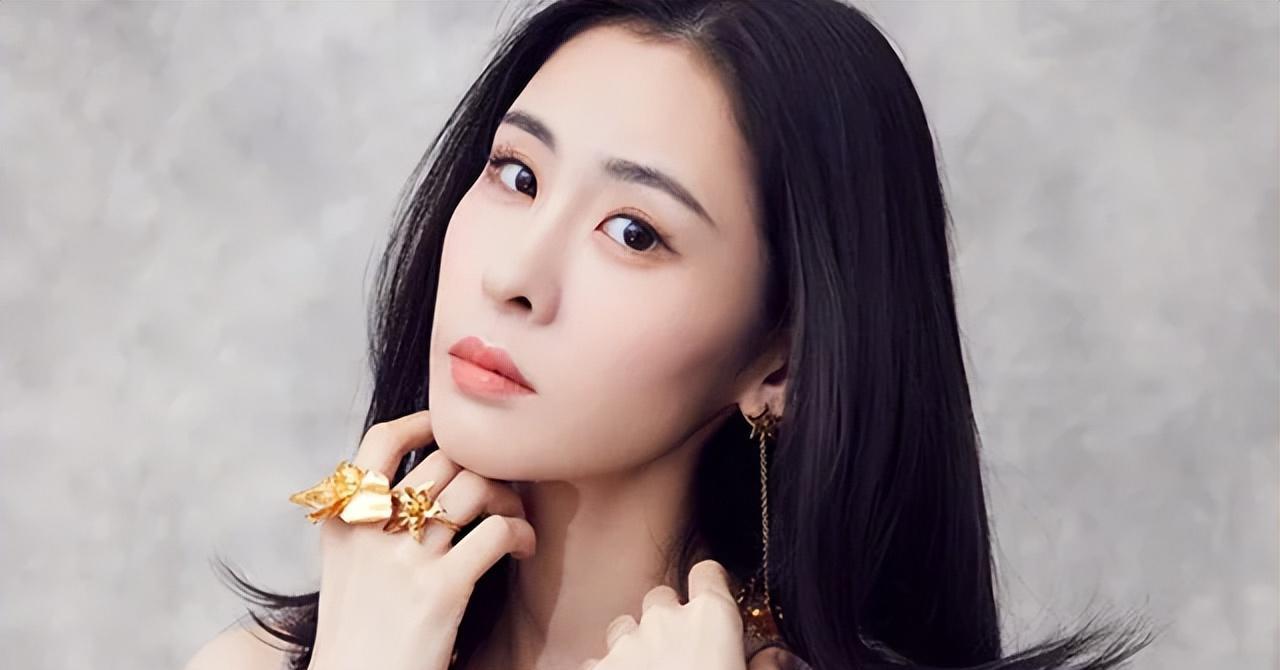 插足他人婚姻成小三?张碧晨这次却没再跟谢娜联系,自己直接发了声明