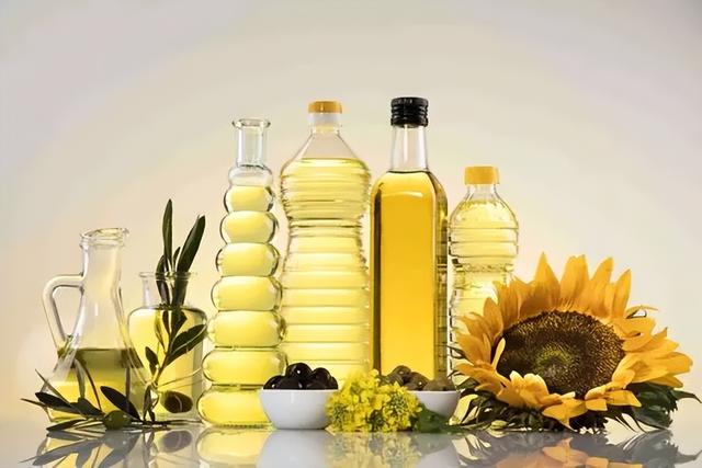 |吃了千年的猪油不能吃了？猪油比植物油有差距，为何会逐渐消失？