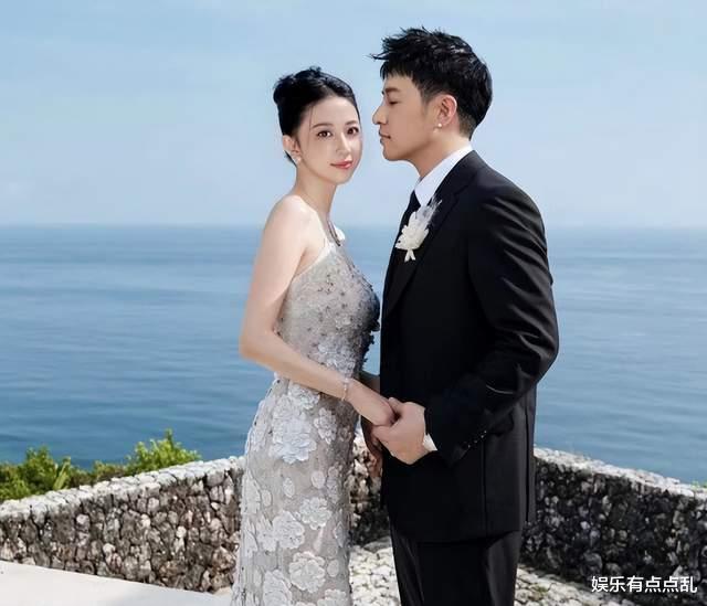 谢霆锋调侃潘玮柏: 补办婚礼我随多少份子钱? 潘玮柏回复让人笑翻