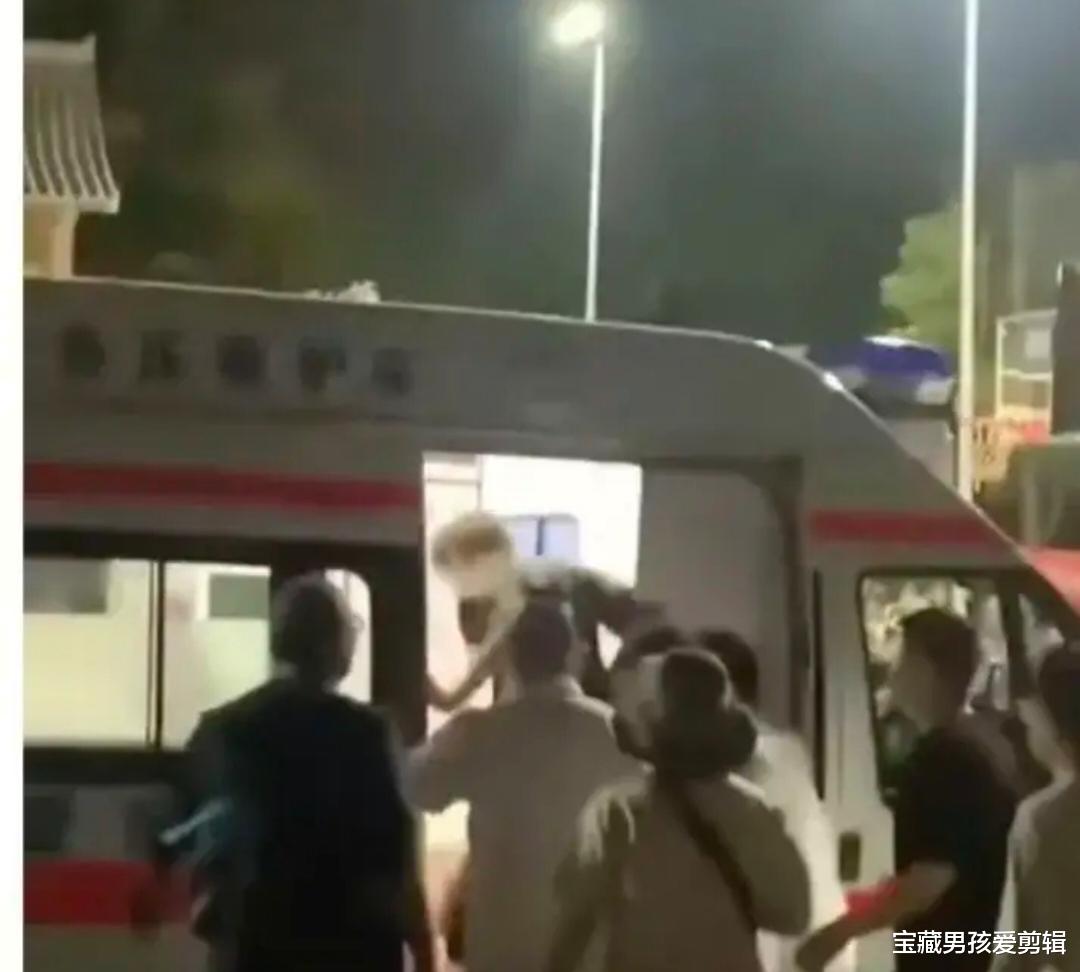 秦霄贤|秦霄贤录制综艺节目受伤，影响其在社内的演出