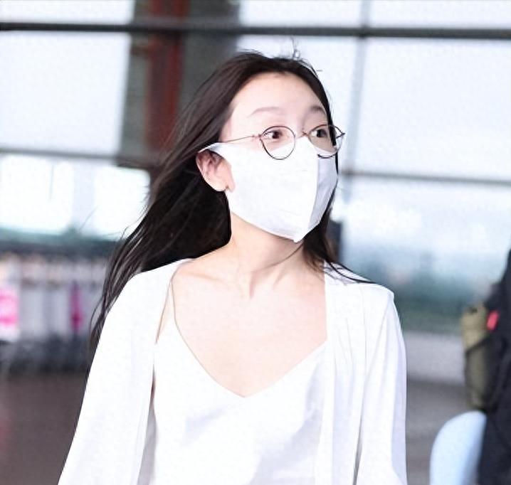 丑而不自知的女星,长相寒碜尬演“绝世美人”,观众被丑的难受