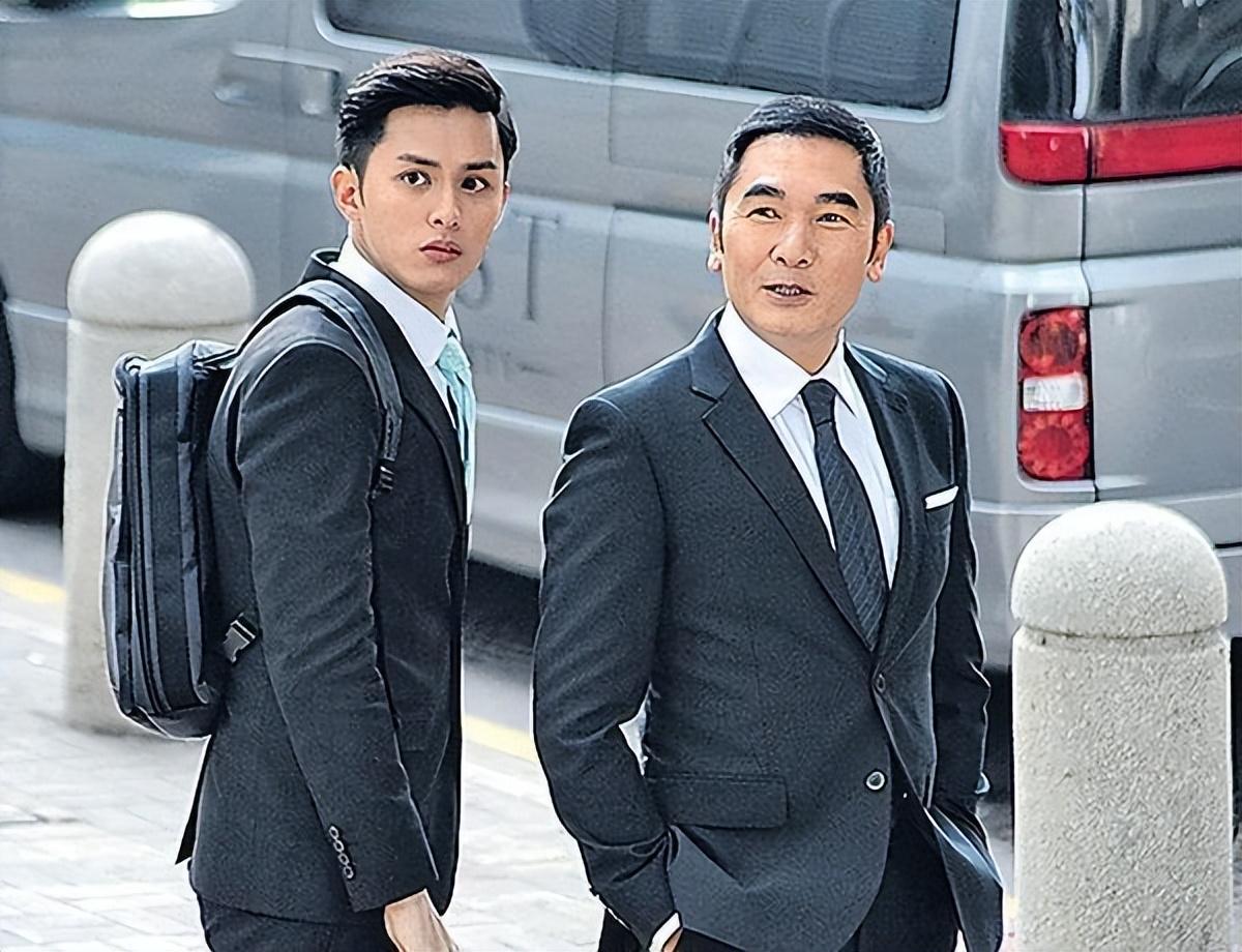 他外形高帅，忤逆父母拍戏被封锁经济，捱6年爆红想买楼报答父母