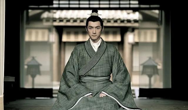 胡歌|胡歌携新剧来袭!三个家庭两代人的故事,另外两个男主也都是宝