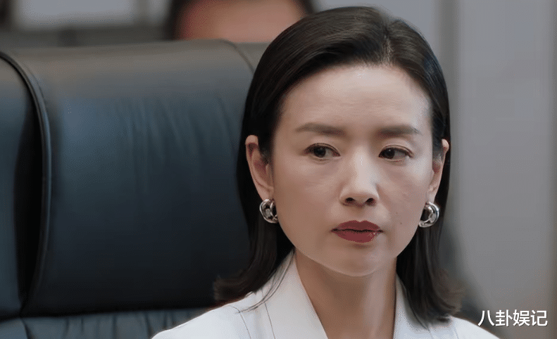 身材不行就别演“情妇”,43岁的董洁告诉你,什么是教科书式撩汉