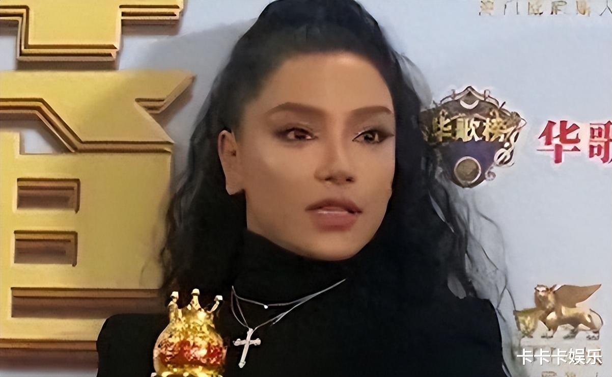 超女冠军江映蓉:过度整容后像“怪物”,全身只剩眼珠是自己的!