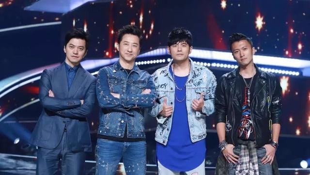 回头再看《好声音》，才发现李健当导师有意避开那英，真是大智慧