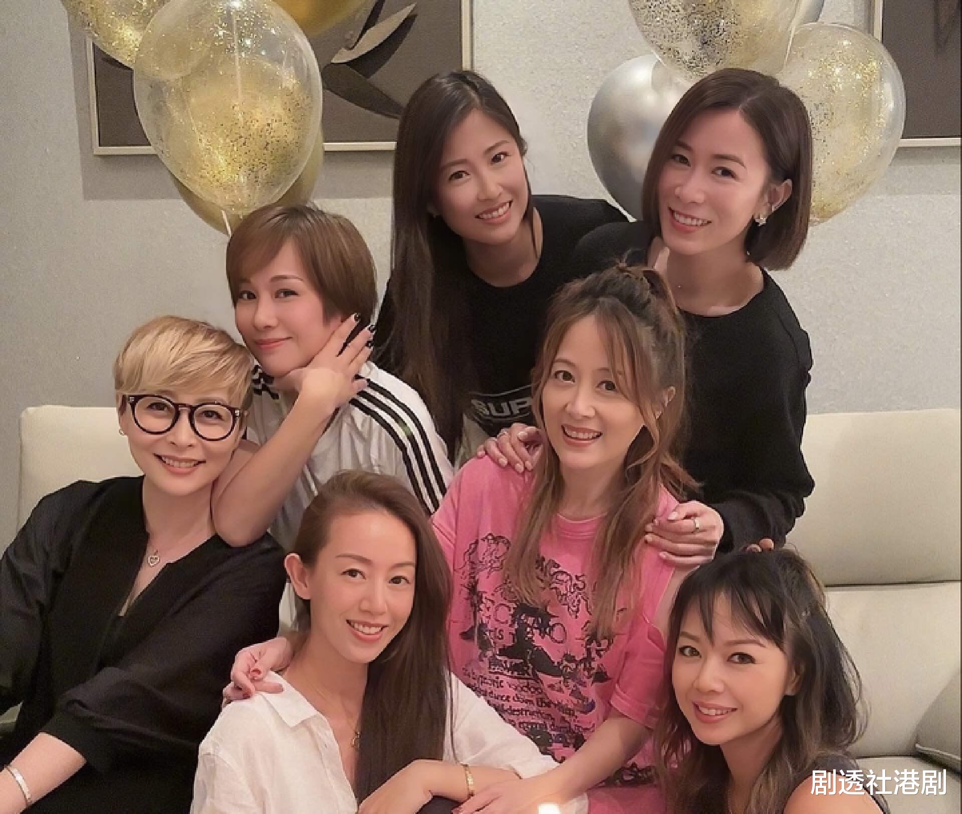 香港知名女星准备复出？近照状态冻龄，开通社交账号频繁晒美食