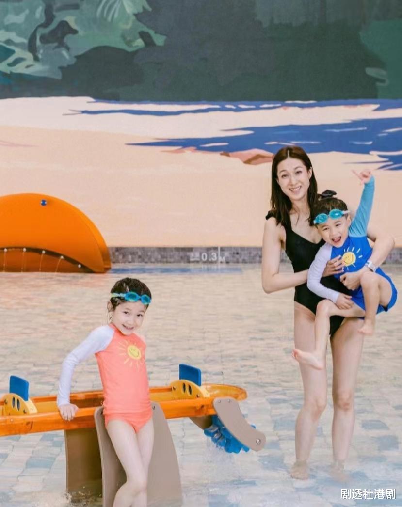 好悠闲！TVB前花旦婚后与老公加拿大生活，被偶遇打扮朴素外出用餐