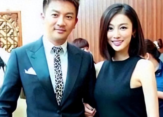 苏有朋“隐婚”15年的妻子被曝光,身价50亿,难怪当年不娶林心如
