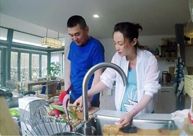 因太漂亮被导演“收入囊中”的4位女星，甚至戏还没拍完就已怀孕