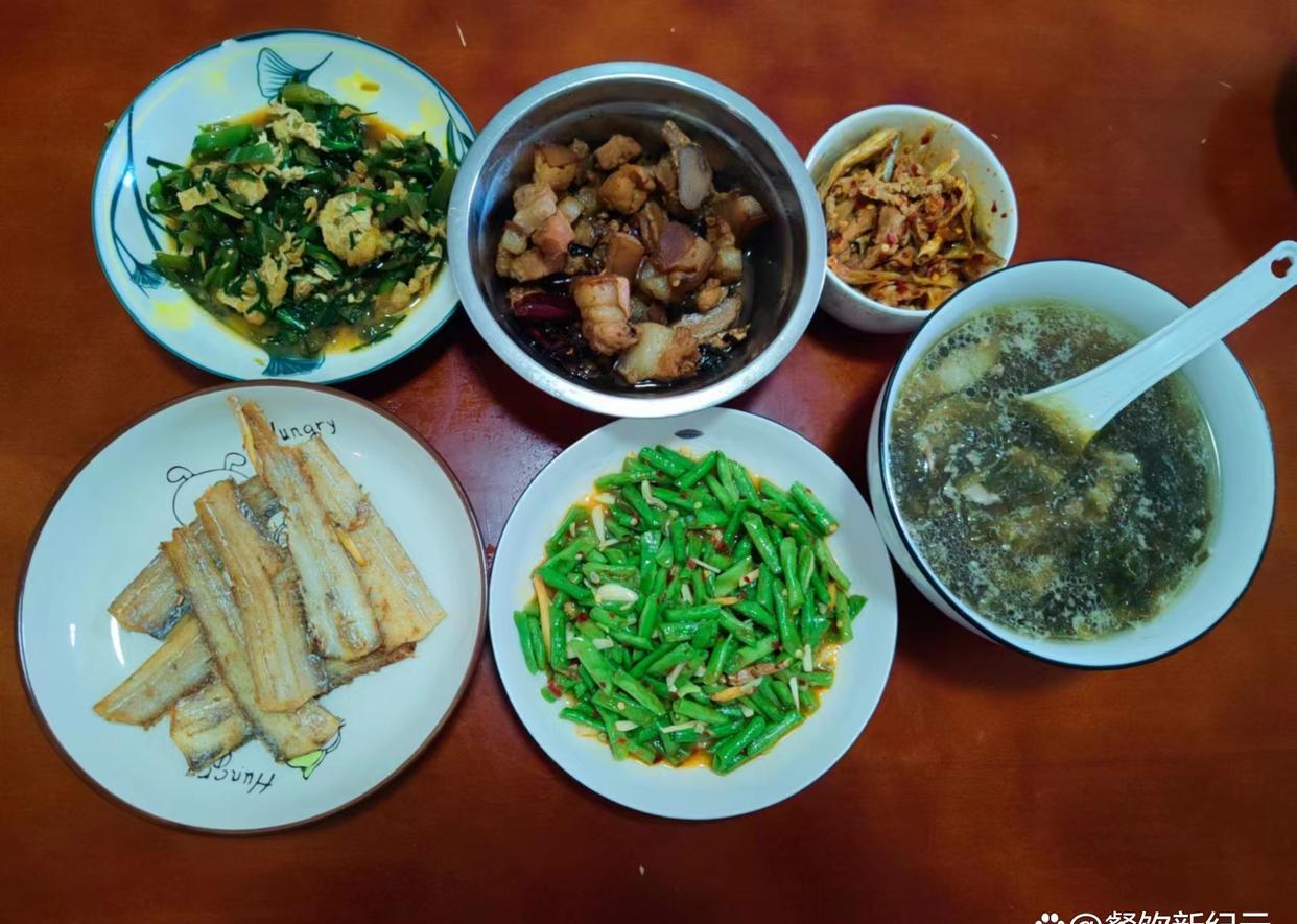 豆角|小伙吃腻了媳妇做的饭菜，很丰盛，却感觉如同嚼腊，网友：知足吧