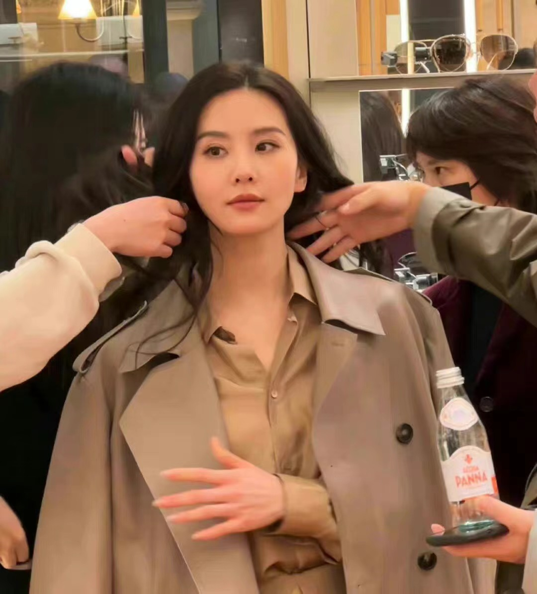 刘诗诗|丢面子的刘诗诗，下不来台的章子怡：这届时装周的“瓜”，略尴尬