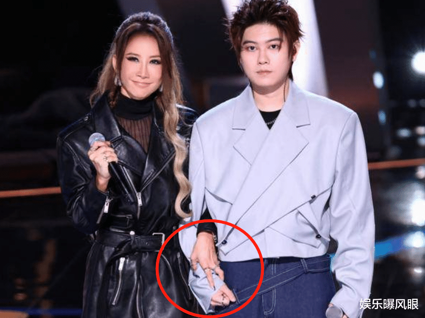 李玟摔倒画面曝光!李荣浩李克勤无动于衷,梁静茹上前搀扶被拽走