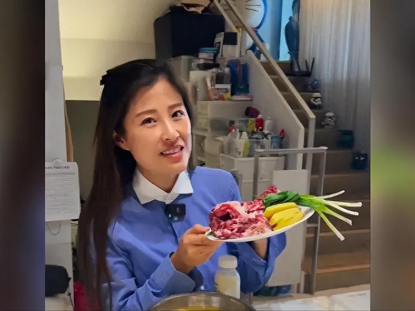 洪金宝儿媳晒三千万豪宅内景,4口人东西太多,杂物满屋引人关注