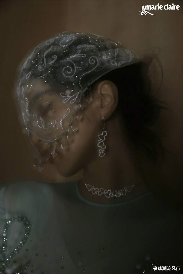 刘诗诗新大片美成纯欲天花板！穿5套高定牛翻了，同款口红大爆火