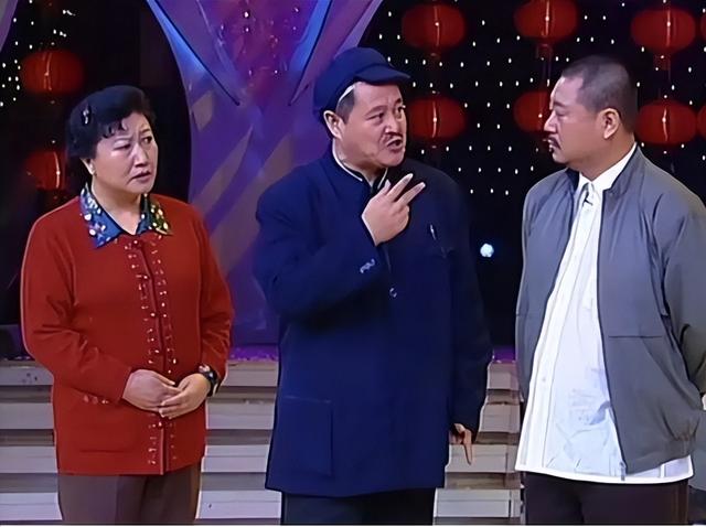 春晚|笑不活了，贾冰现身2024春晚彩排，我却要笑死在网友的评论区里