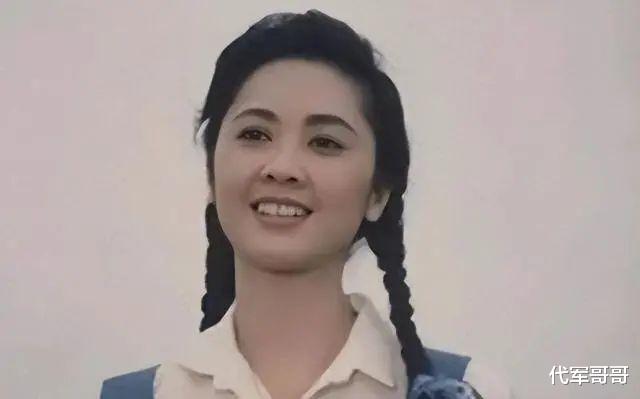 “女儿国国王”朱琳:与二婚老公丁克16年,如今71岁身材苗条风韵犹存