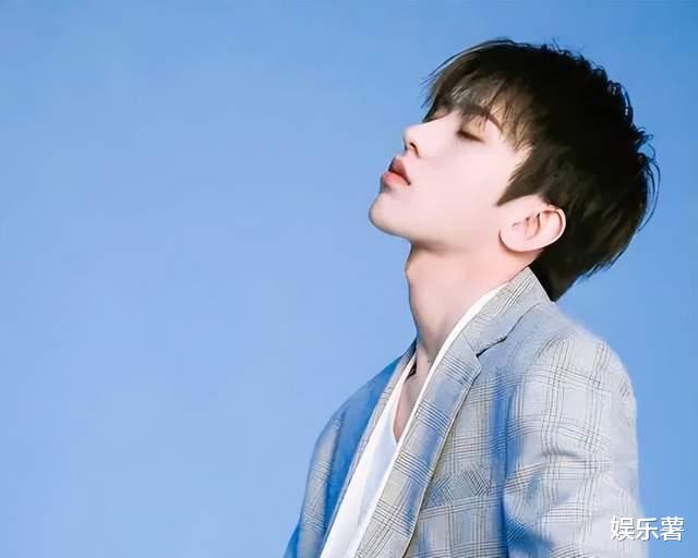 爆料！蔡徐坤浴血奋战女粉丝，酒店现场惊现血迹！