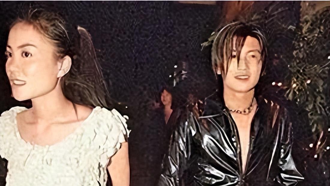 54岁王菲疑挺大肚赴京为男友庆生，谢霆锋放话回应：我没有新孩子