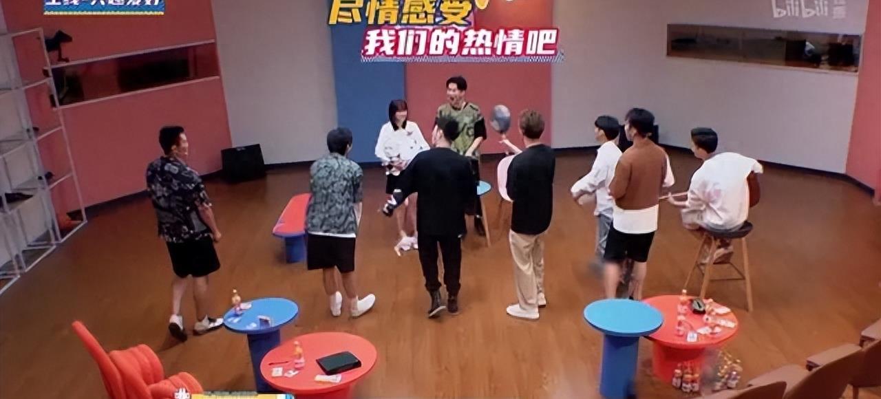 陈楚河|当众表演“侵犯”戏码，看女嘉宾像选妃，这些综艺吃相太难看了