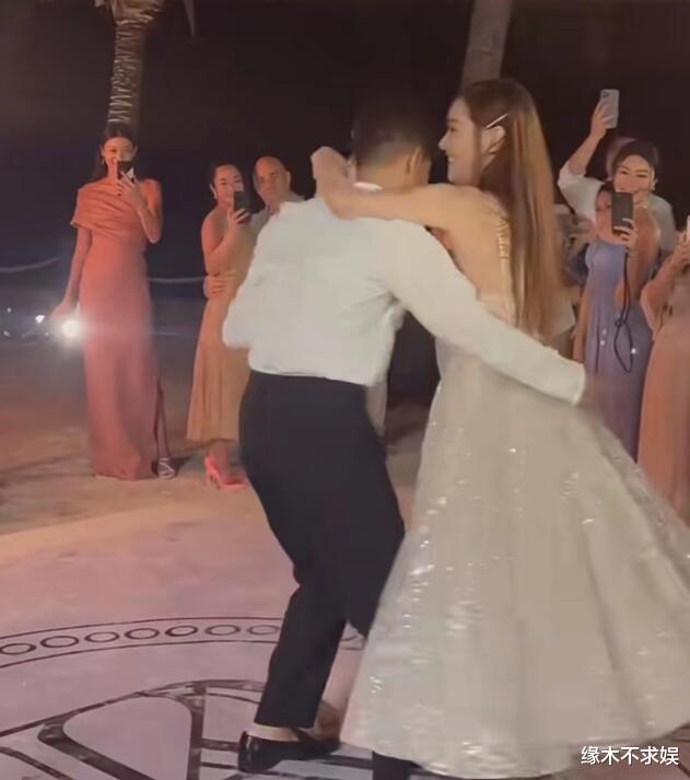 马国明婚礼海量照片曝光,伴娘蔡思贝高海宁艳压新娘,伴郎太帅气