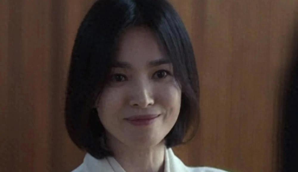 韩国顶流宋慧乔：表面光鲜亮丽，背地里却是受尽了韩国财阀的“玩弄”