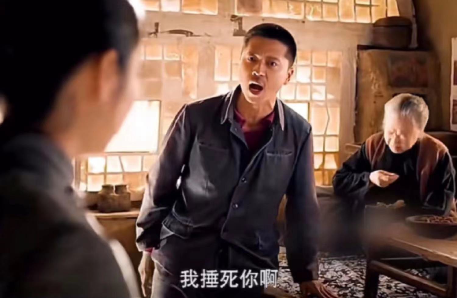 王雷|曝王雷惹怒黄轩反目大吵，于冬忙劝和，黄轩工作室疑回应罢演传闻