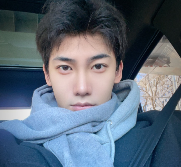 春晚|《偶像练习生》选手李权哲再次参加选秀成第一,丁泽仁成男一号