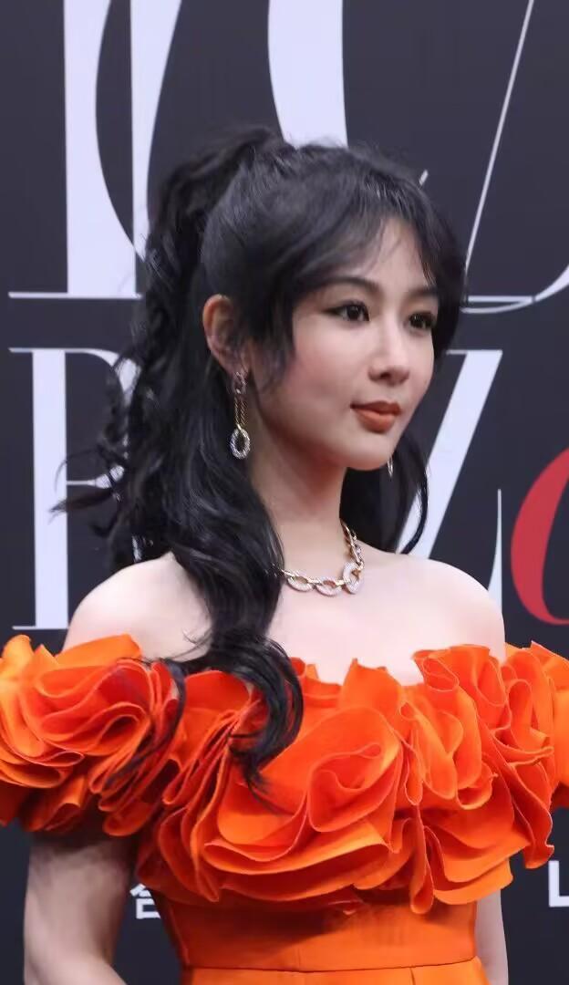 杨紫 杨紫心真大，图不P一下就放出来，真实状态一目了然