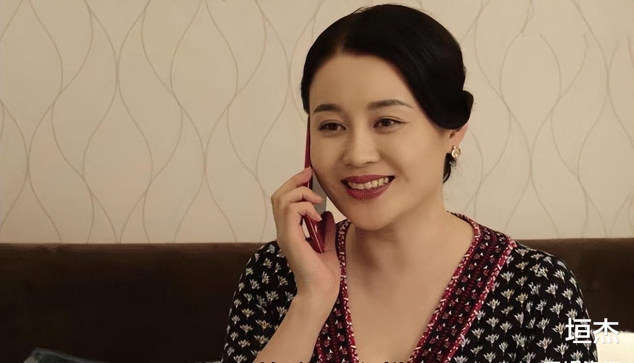 关婷娜|“污言秽语”成了唯一标签，关婷娜的遭遇，是娱乐圈的悲哀