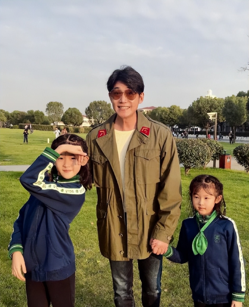 鲍蕾|鲍蕾短发十几年是因生完孩子脱发严重！拍杂志接长头发，像变个人