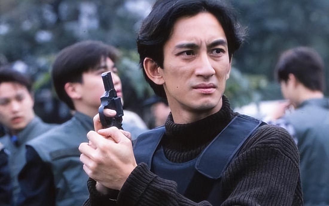 师奶杀手吴启华:既能演奸诈又能演儒雅,还曾被骗去拍风月片 - 娱乐