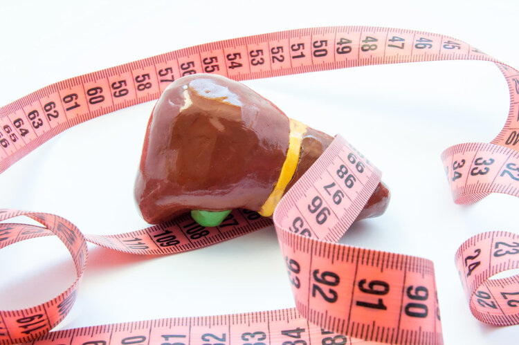 睡眠|“睡前吃宵夜”和“饿肚子睡觉”，哪个危害更大？看完不再纠结