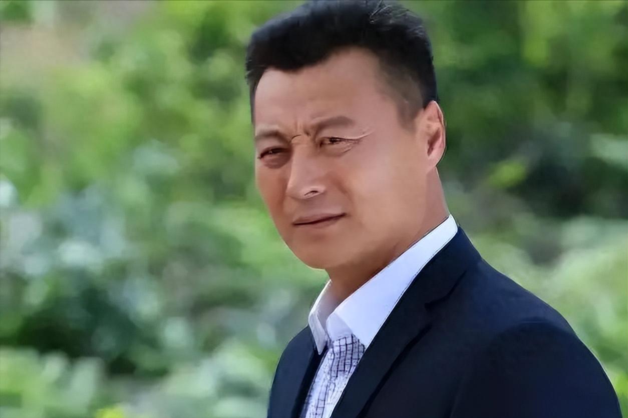 演员任程伟:花9元在地下室娶了黄蕾,成名后只换房子不换糟糠妻