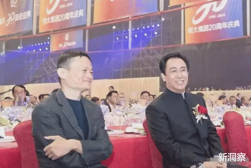 恒大歌舞团长白珊珊私照流出,团队曾年开支上亿!