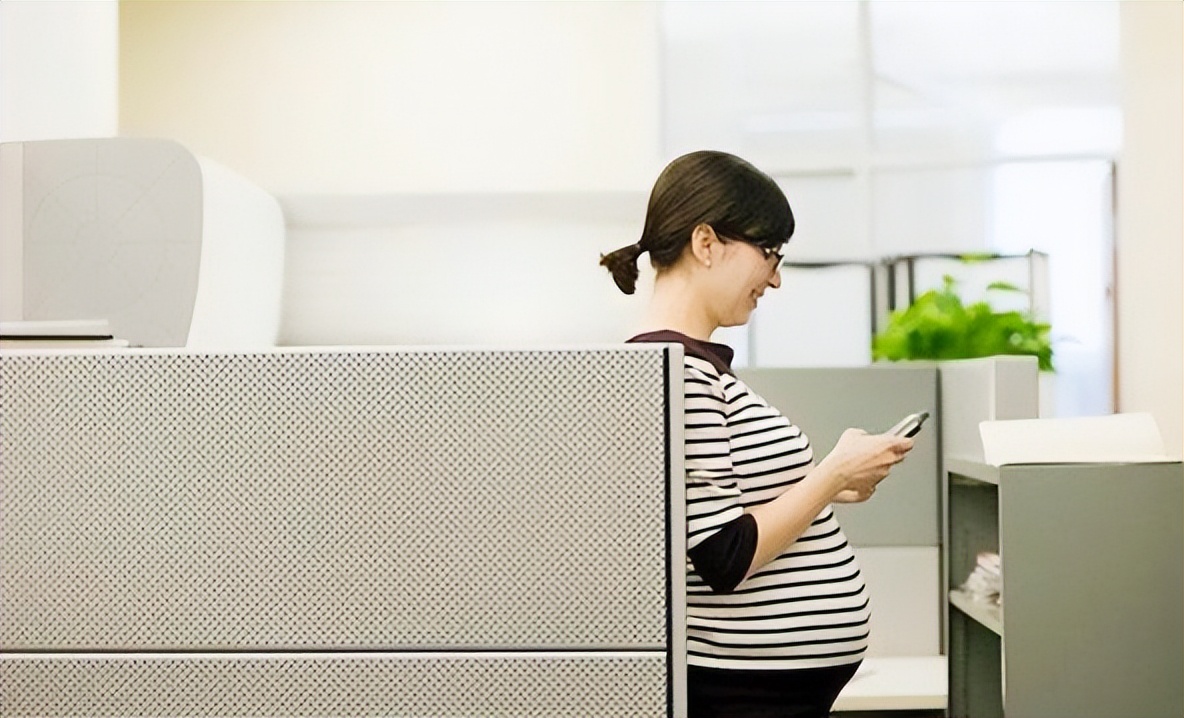 怀孕|36岁高龄孕妇请假保胎遭辞退,一怀孕就裁员谁还敢生孩子?